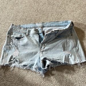 Old Navy Boyfriend Style Light Wash Denim Shorts Sz 6